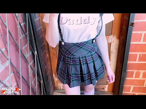 ❤️ Mtsikana Wasukulu Amayamwa tayi yake mozama ndikumasemphana m'malo mwa makalasi. Zolaula zolaula ny.sexvideogif.ru